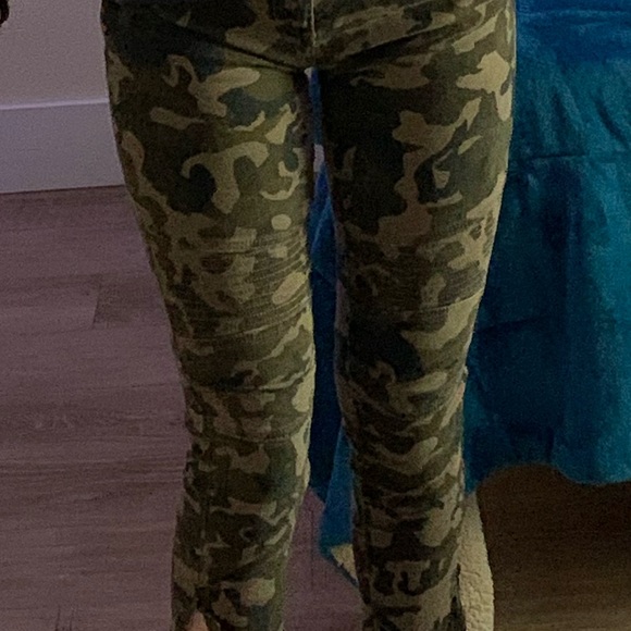 Forever 21 camo Jeggings - Picture 5 of 5